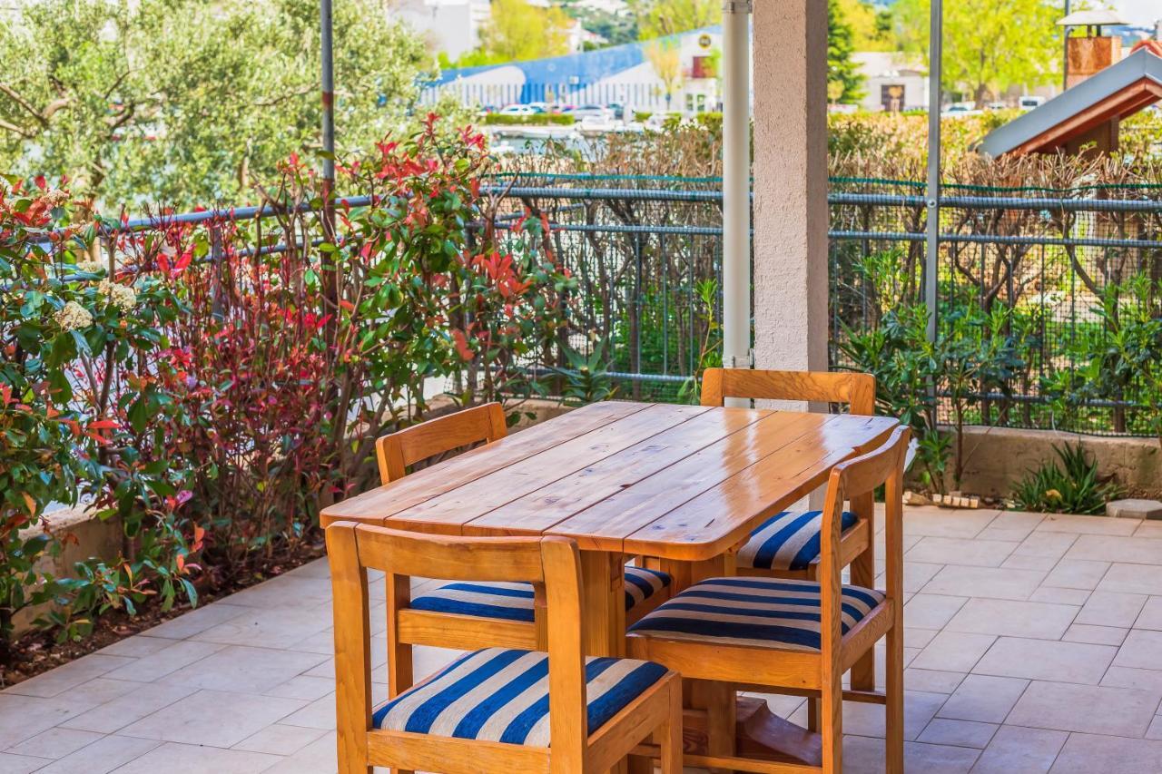 Downtown Deluxe Apartman Omiš Kültér fotó