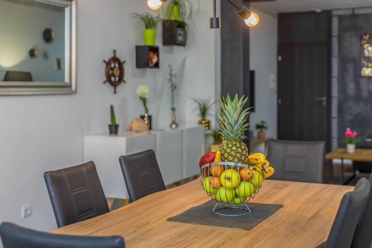 Downtown Deluxe Apartman Omiš Kültér fotó